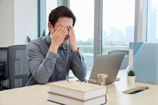 公司周末组织培训：加班认定与项目融资的双重考量 图1