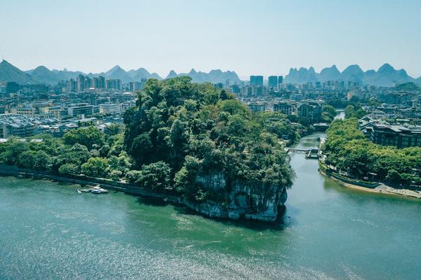 大明湖旅游：探索文化、风景与美食的绝妙之旅 图2