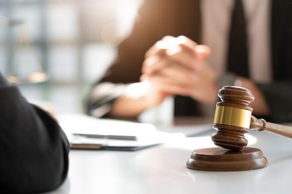 借呗欠款请律师的短信是真的吗？关于是否会起诉的全面解析 图1