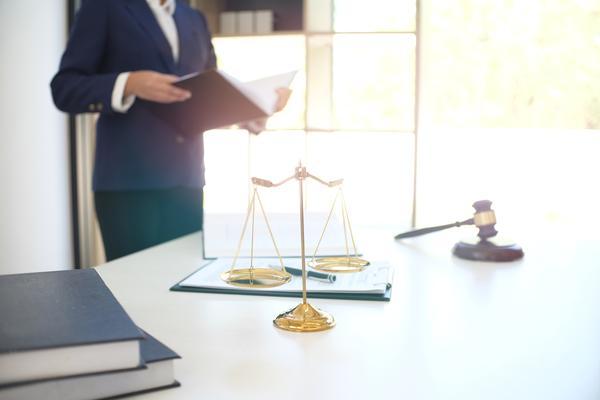债券合同允许抵押贷款:了解其中的法律风险和收益图1