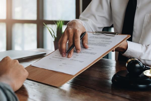 买房担保：夫妻关系与购房贷款的法律及金融分析 图2